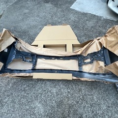 【新品未使用】90系VOXY フロントバンパー パール ホワイトの画像