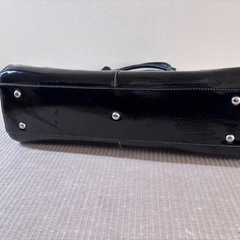 使いやすいサイズと仕切りの
トートバックの画像
