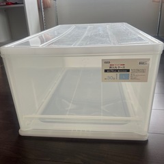 ニトリ　クリア押し入れケース