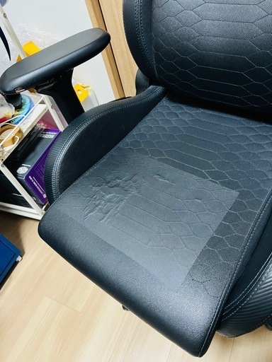 【7万→3万】Razer Iskur ゲーミングチェア Black 可動式ランバーサポート 高密度フォームクッション 4Dアームレスト