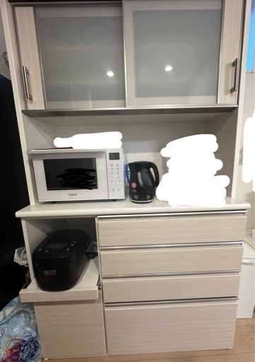 今週中のみ　木製食器棚 ガラス扉付き 収納力抜群 今週中のみ 木製食器棚 ガラス扉付き 収納力抜群 今週中のみ 木製