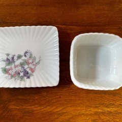 小鉢 皿 小花柄 の画像