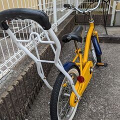 16インチ自転車　練習用の支え棒付きの画像