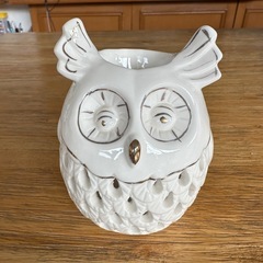 タイ製フクロウ型アロマポット 陶器 ホワイト　キャンドル10個のおまけ付きの画像