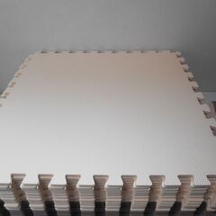 【配送出来ます】ジョイントマット 60x60cm サイドパーツ付き 23枚+端切れ1枚（近くなら配送も可能です。宅配もお問合せ下さい）の画像