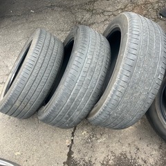 235/55R20夏タイヤの画像
