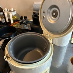 古い炊飯器の画像
