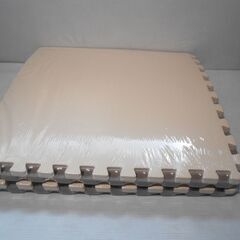 【配送出来ます】新品未開封 ジョイントマット 60x60cm サイドパーツ付き 4枚ｘ2（近くなら配送も可能です。宅配もお問合せ下さい）の画像