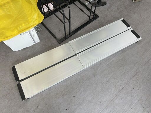伸縮 車椅子用スロープ 90cm-153cm ２個セット スライドスロープ 玄関 階段 段差軽減 滑り止め アルミ製 店頭引き渡し歓迎