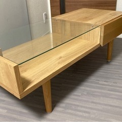テーブル