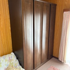 洋服ダンスの画像