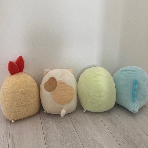 すみっコぐらしぬいぐるみ (トマト) 手柄のおもちゃ《ぬいぐるみ