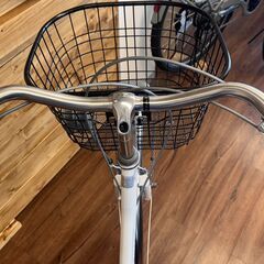 値下げしました！　新品　試乗できます　錆びにくい変速付きオートライト２７インチタウンサイクル　自転車の画像