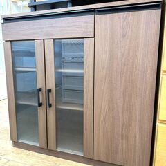 ♪様々な場所で使える♪シンプルデザインのキャビネット♪