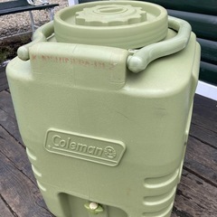 コールマンの水タンク100L