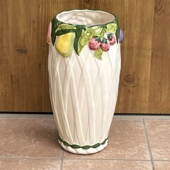 フラワーベース　ポルトガル製　高さ45cm　口径18m　陶器　フルーツ柄　花瓶の画像