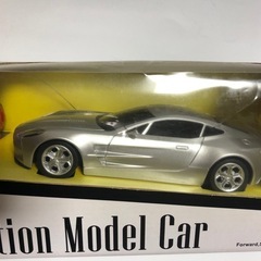 新品ラジコン、アストンマーティンの画像
