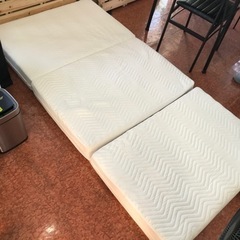 三つ折りマットレスすのこセット　シングル(税込み)