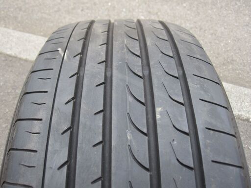 夏タイヤ 225/45R19 ヨコハマ BluEarth RV-02