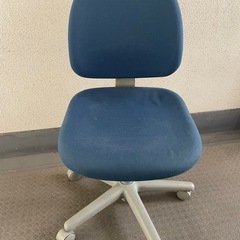 PLUS オフィスチェアの画像