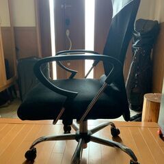 オフィスチェアー　メッシュ