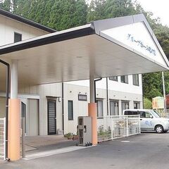 【無資格・未経験から応募OK！】残業ほぼなしで定時退社！充実した福利厚生！/介護スタッフの画像