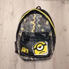 リュック　ミニオン柄　黒　中古の画像