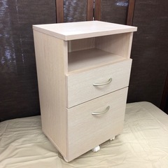 収納家具でも飾り台にぴったり！