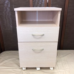 収納家具でも飾り台にぴったり！の画像