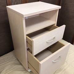 収納家具でも飾り台にぴったり！の画像