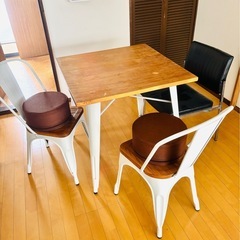 謝礼3000円お支払いします。テーブルなどの引取り希望。の画像