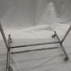 【少々キズあり】500円　ハンガーラック　60cm幅（脚部シルバー）の画像