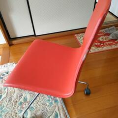 キャスター付きインテリアチェアーの画像