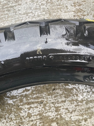 バイクタイヤ　TT100gp 新品