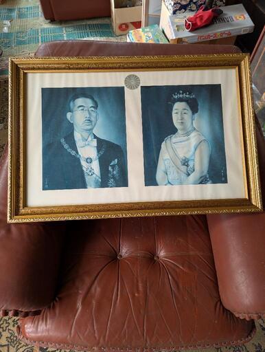 昭和天皇皇后肖像画恐らく在位60年記念と同じ絵 (驚) 八積の 昭和天皇皇后肖像画恐らく在位60年記念と同じ絵 (驚) 八積の
