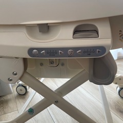 Combi コンビ ネムリラ 4キャス 電動ハイローチェア オート