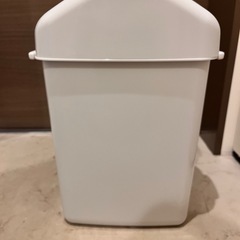 ゴミ箱の画像