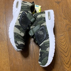 新品　Pujit 迷彩スニーカー 23.0cmの画像