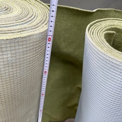 値下げしました　920幅の小さいカーペットは1000円と大きいのが1500円  裏がクッションで気持ちいい の画像