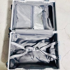 水色キャリー◼️スーツケースの画像