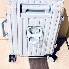 水色キャリー◼️スーツケースの画像