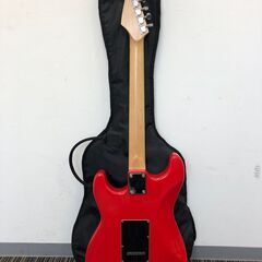 ☆エレキギター ストラトキャスター 島村楽器 音出し未確認 現状品 赤黒 全長100㎝ ケース付き 音楽 楽器 ジャンク品(NF250410)303-558の画像