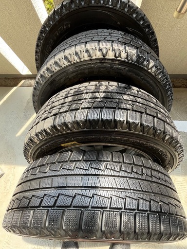 中古スタッドレスタイヤ　4本　195/65r15