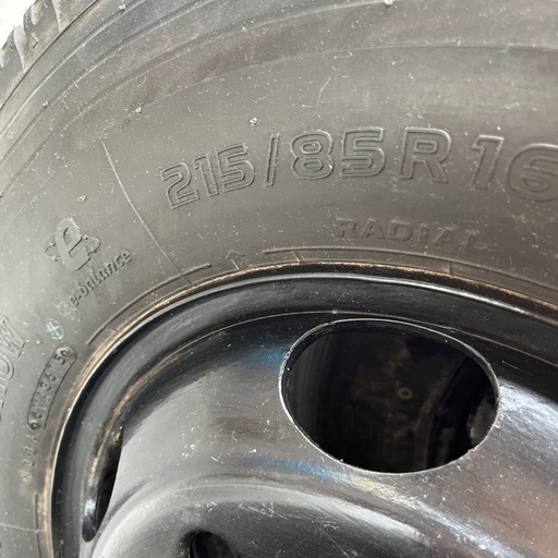 新品スタッドレスタイヤ?タイヤもホイールも新品です。トウヨウタイヤです。２１５／８５R１６最終値下げです