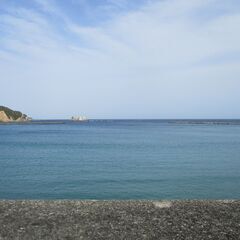 728売家志摩市大王町船越150万円船越浜が目の前、釣り海水浴に良い場所、バス停も近いです - 不動産