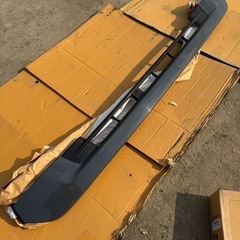 新車外し　クオン　グリル　フロント
