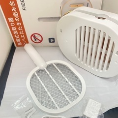  充電式虫取り器　とハエたたきの画像