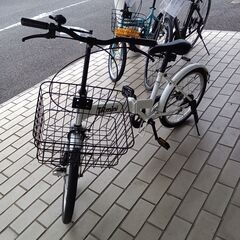 ★ジモティ割あり★  折り畳み自転車 20 ホワイト クリーニン...