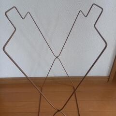 ランドリーバスケットの骨組みだけの画像