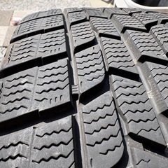 スタッドレス4本　215-60-17 グッドイヤーアイスナビ　バリ山　ヴェルファイア17インチの画像